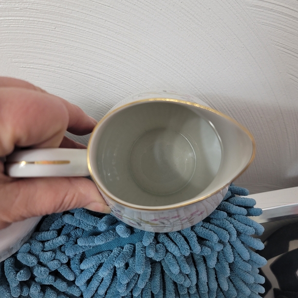 RARE. Bavaria Fine China Sugar and Creamer with Lid. Floral, White with Gold Set - Picture 6 of 16